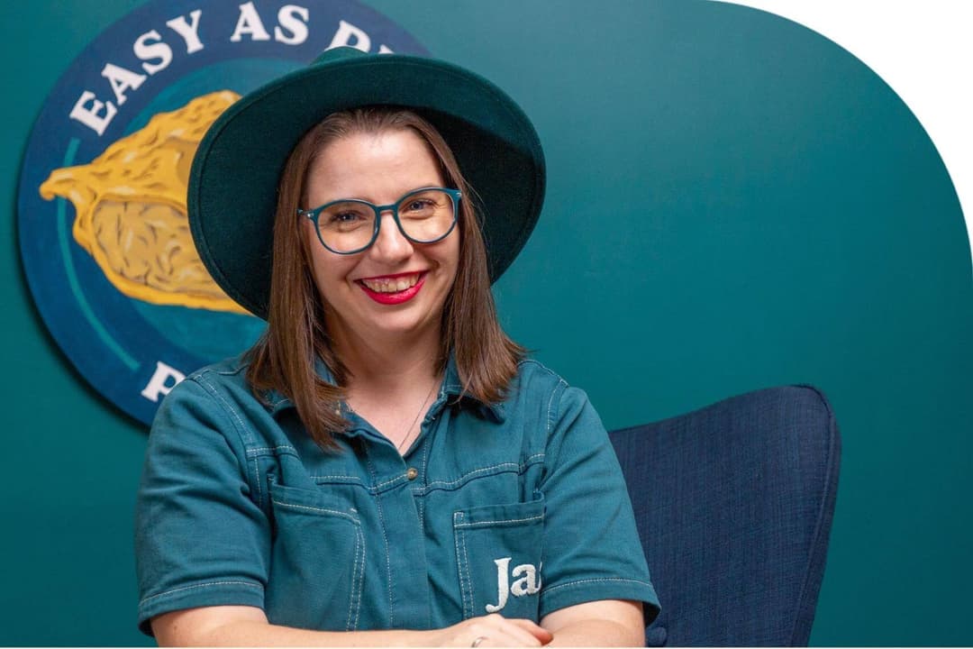 Australian Graphic Designer, Jasmine, Relies on FreshBooks to Help Her Fight Design Crimes image